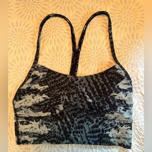 Lululemon Flow Y bra (never worn!!)